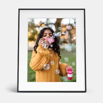 Aura Home - Aura Walden 15" Digital Wifi Photo Frame-Carbon with Paper Mat