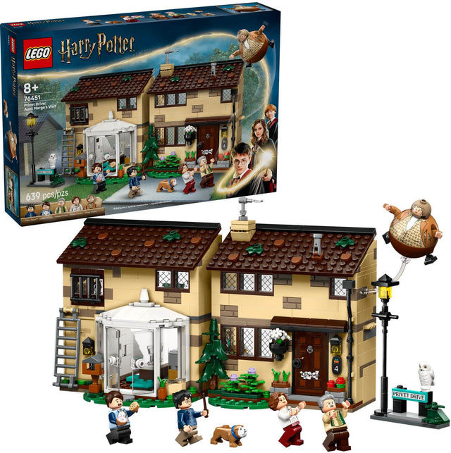 The text on the image is:

"LEGO Harry Potter 8+ 76451 Privet Drive Visit 639 pcs/pzs"

Corrected and grouped text:

"LEGO Harry Potter 8+ 76451 Privet Drive Visit 639 pcs/pzs"