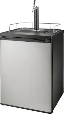 Insignia™ - 5.6 Cu. Ft. 1-Tap Beverage Cooler Kegerator