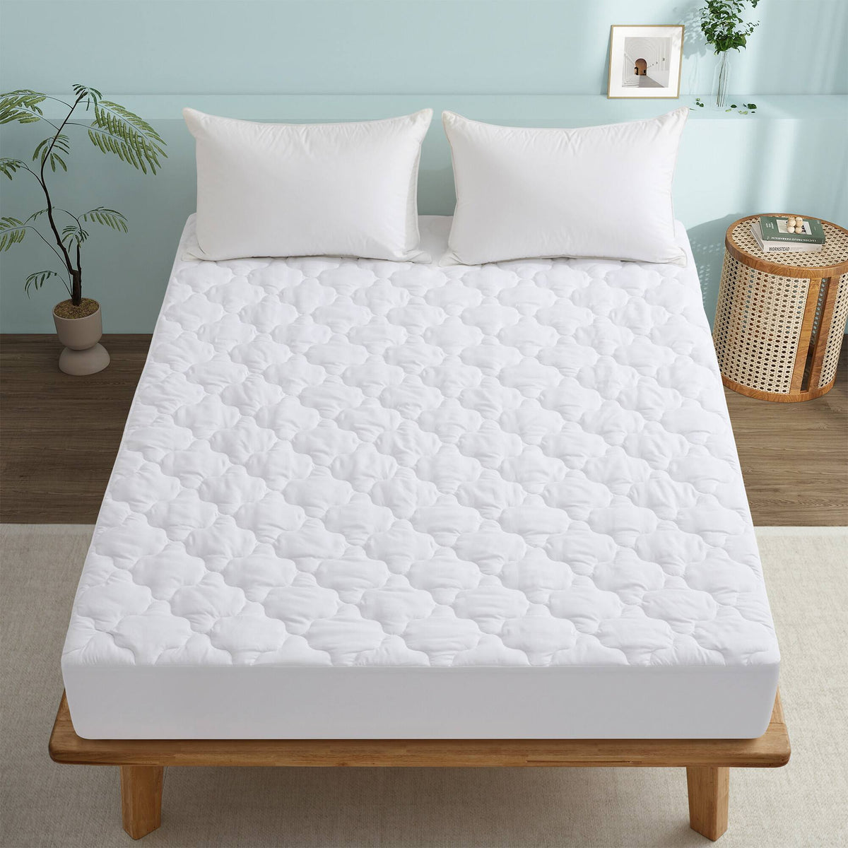 Peace Nest - Clover Quilted Moisture-Wicking Mattress Pad, Queen - White