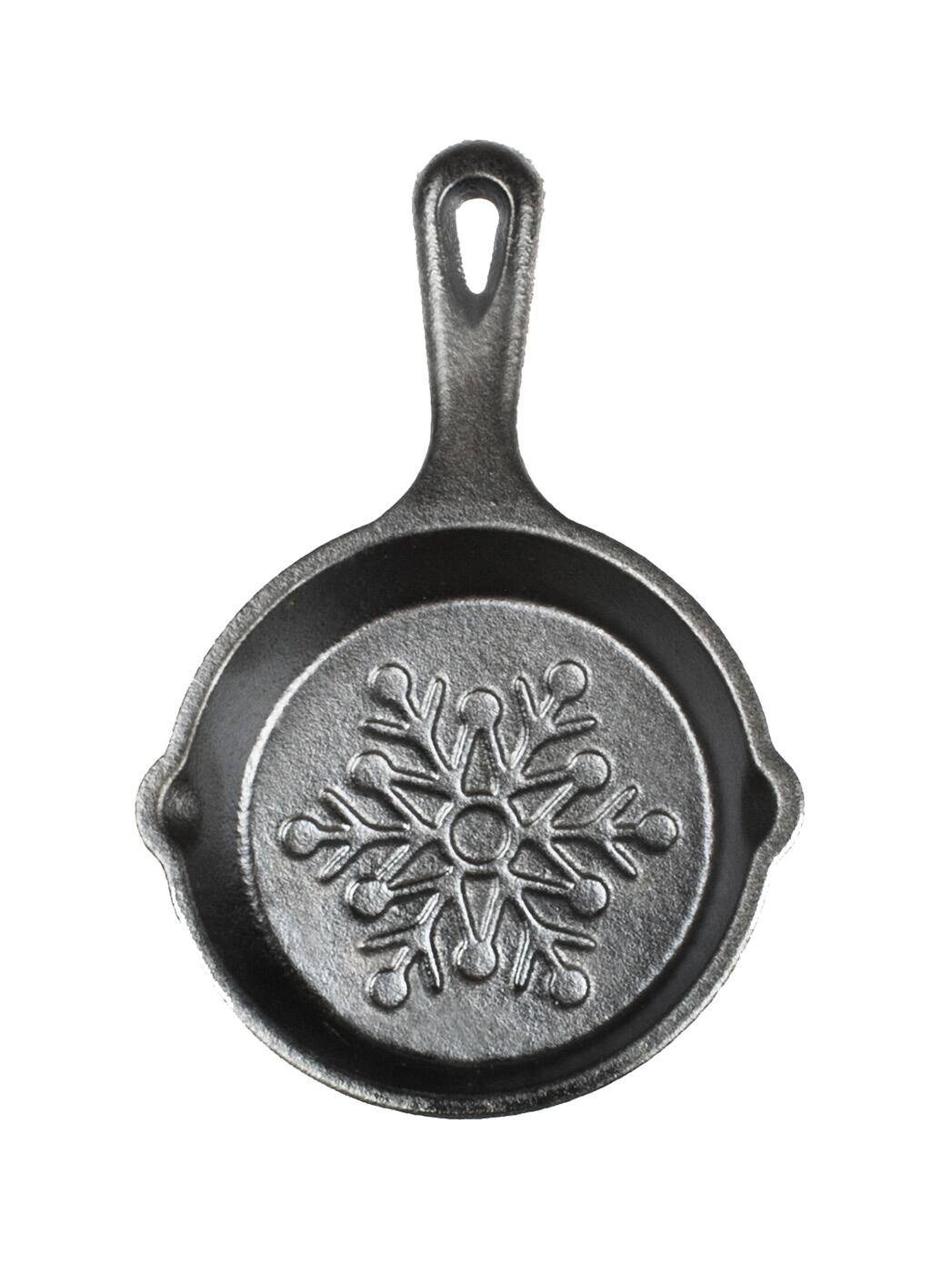 Lodge - 3.5-Inch Mini Cast Iron Holiday Skillet, Snowflake Imprint - Black